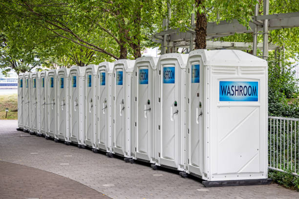 Best Local porta potty services  in Country Clu, MO