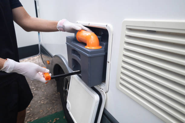 Best Portable toilet rental cost  in Country Clu, MO