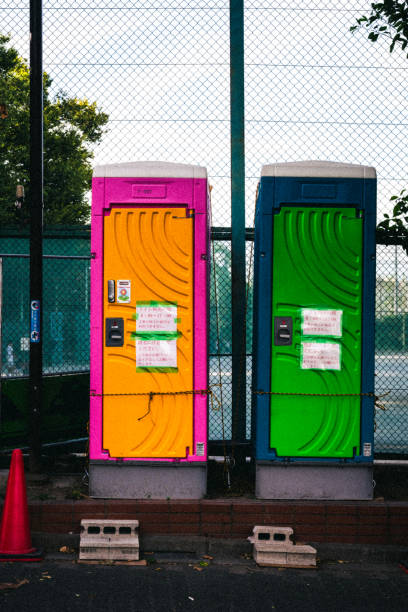 Portable Toilet Options We Offer in Country Clu, MO