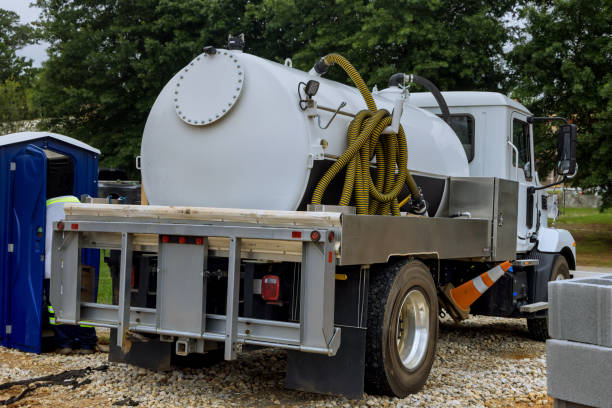 Porta potty rental for festivals in Country Clu, MO