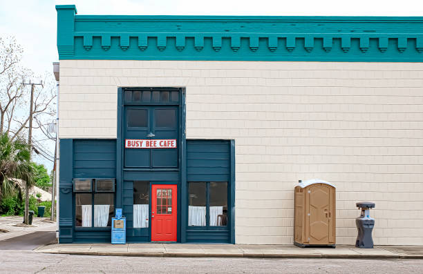 Porta potty rental for outdoor events in Country Clu, MO